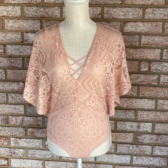 BCBG MAXAZRIA DUSTY PINK BEATA LACE BODYSUIT - SIZE S - Picture 1 of 16